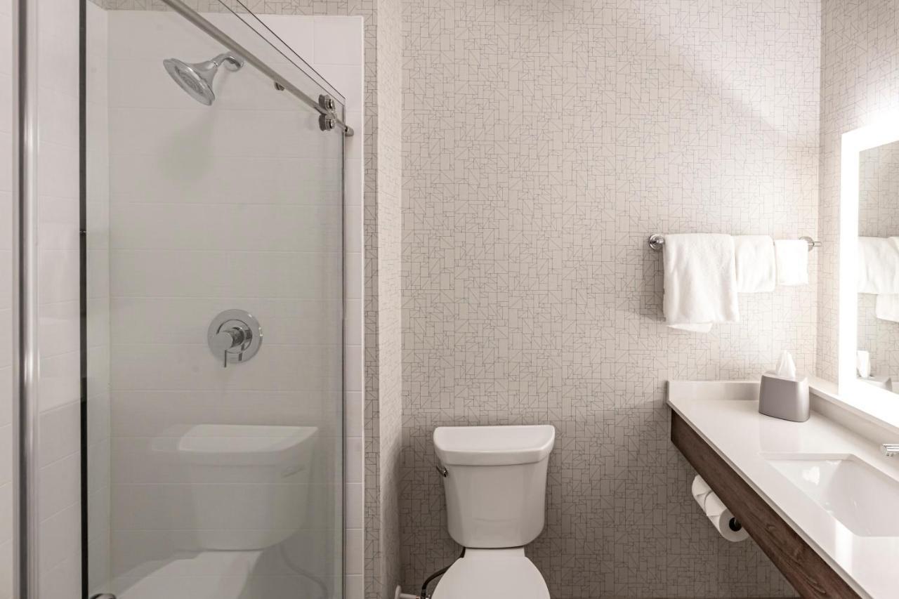 Holiday Inn Express & Suites - Columbus - Worthington By Ihg Dış mekan fotoğraf