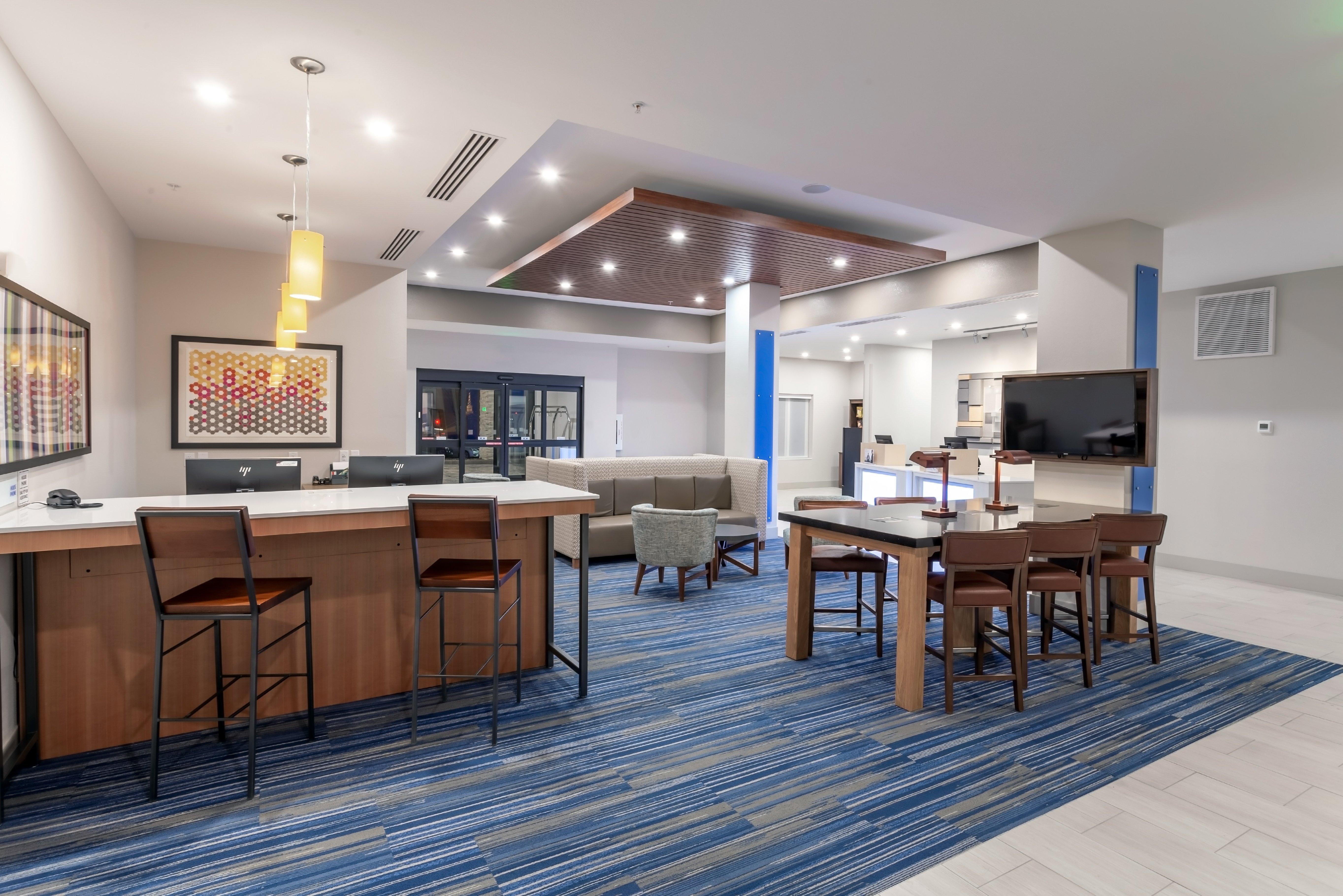 Holiday Inn Express & Suites - Columbus - Worthington By Ihg Dış mekan fotoğraf
